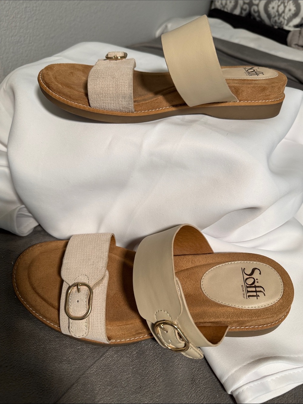 Sofft Noelle Cream & Tan Dual-Band Slide Sandals with Gold Buckles Sz 9